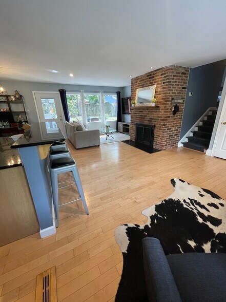 Building Photo - 7603 Cosgrove Pl