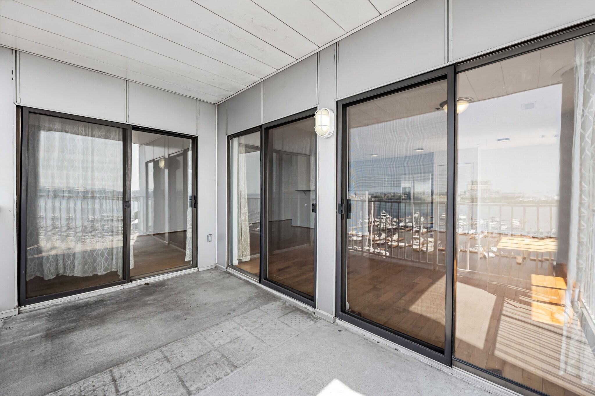 Building Photo - 2702 Lighthouse Pt E