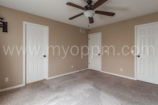 Building Photo - Stunning 3 Bedroom / 2 Bathroom Home | Mil...