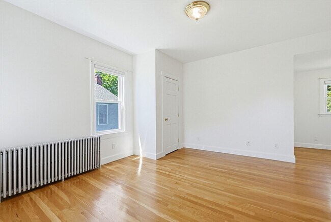 Building Photo - 267 Cherry St
