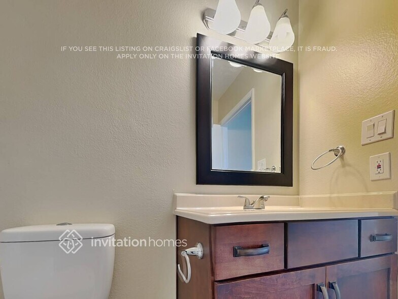 Building Photo - 8428 Mulcahy Ave