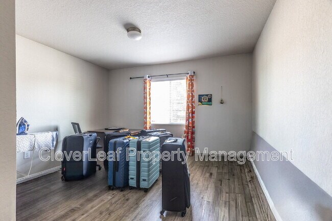 Building Photo - 10423 Legacy Cv