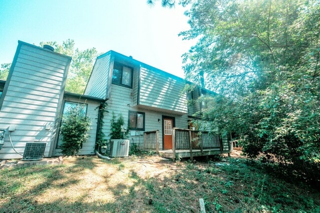 Building Photo - 246 Toweridge Dr SW