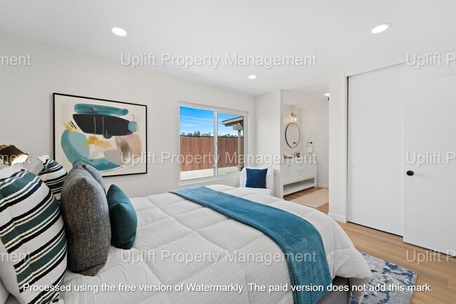 Building Photo - BEAUTIFUL 4 BED 2 BATH WITH ATTACHED 2 CAR...