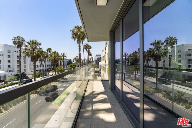 Building Photo - 1755 Ocean Ave