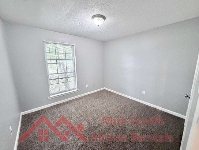 Building Photo - 4627 Crystal Springs Dr