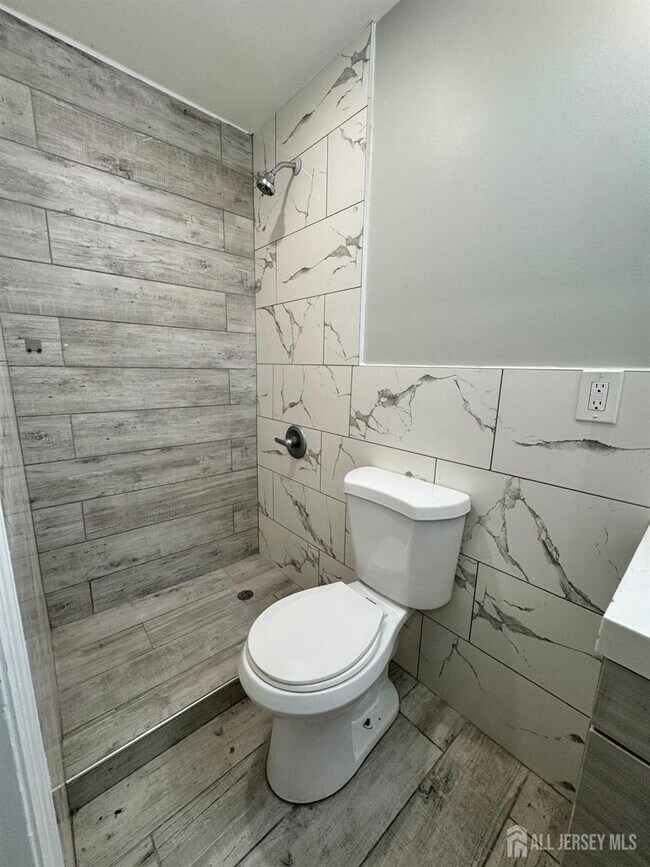 Building Photo - 61 N Grove St