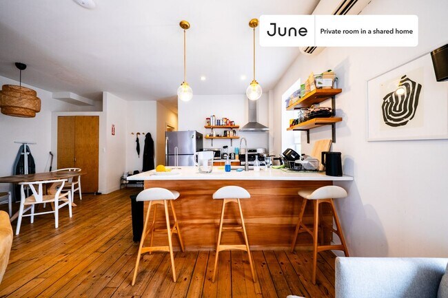 Building Photo - Room in Shared 4 bed/2 bath home