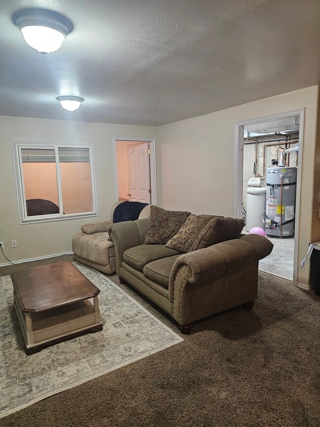 Building Photo - 713 S 1850 W