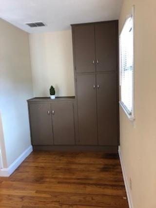 Building Photo - 600 E 42nd St