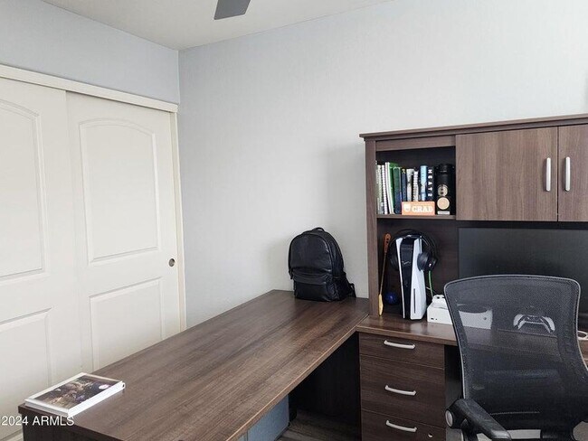 Building Photo - 1822 N 77th Glen