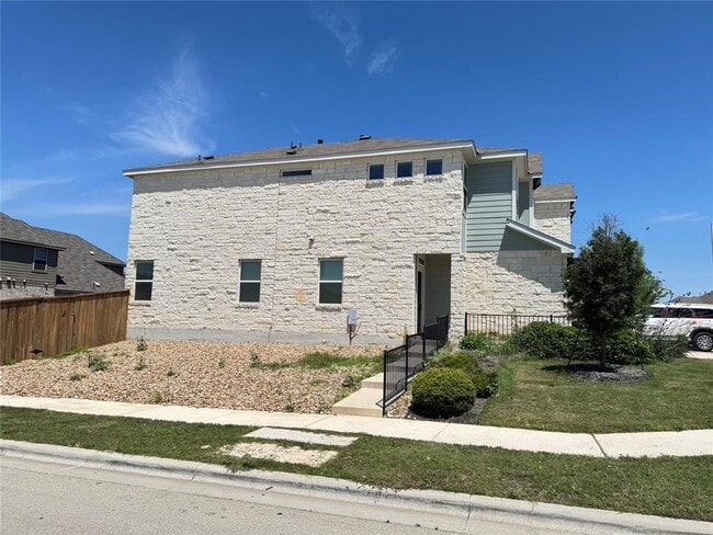 Building Photo - 2328 Calvert Dr
