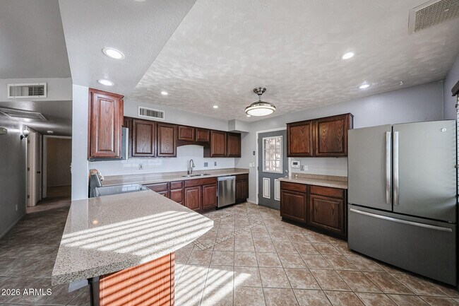 Building Photo - 93 S 95th St