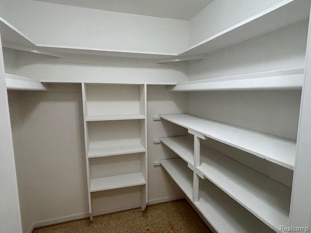 Building Photo - 250 E Thirteen Mile Rd