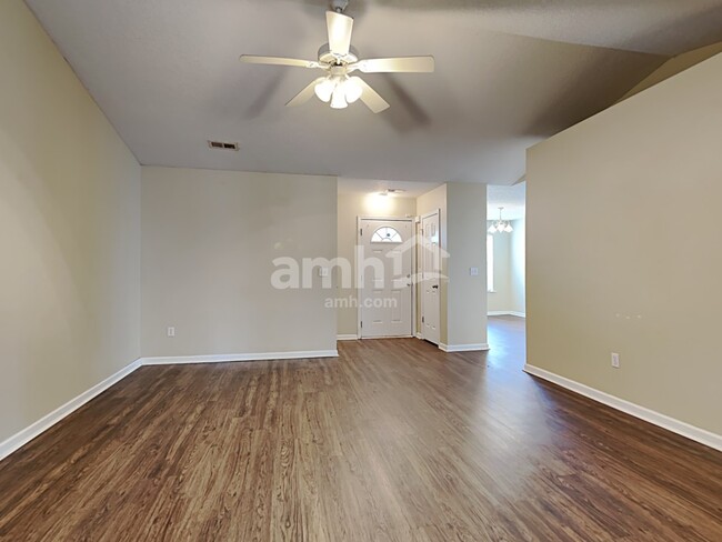 Building Photo - 508 Shoresbrook Rd