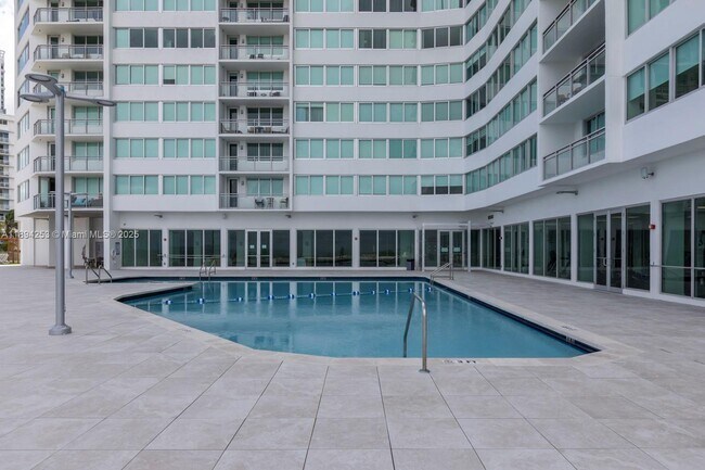 Building Photo - 7135 Collins Ave