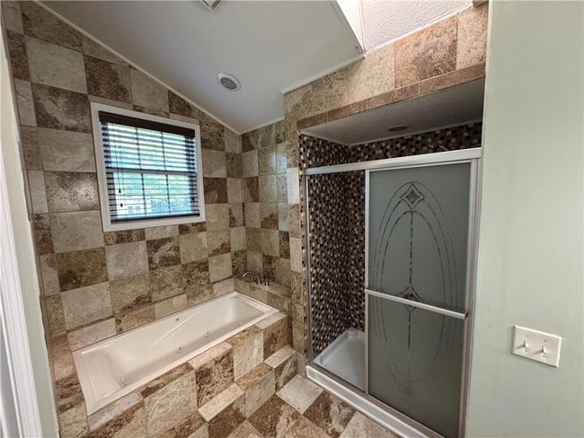 Building Photo - 4895 Evergreen Valley Way