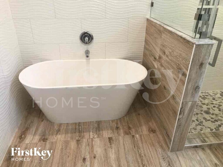 Building Photo - 3302 14th St SW