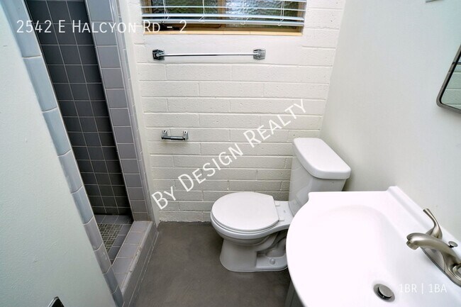 Building Photo - Hedrick Acreage 1 Bed 1 Bath Guest House - Recent Remodel