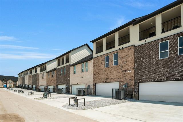 Building Photo - 3449 Sanjeev Dr