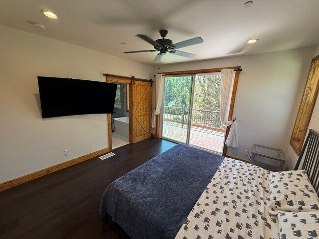 Building Photo - Stunning 4-Bedroom Home with Amazing Views, EV Charger & Solar in Big Bear!