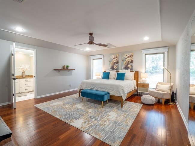 Building Photo - 2110 Wychwood Dr