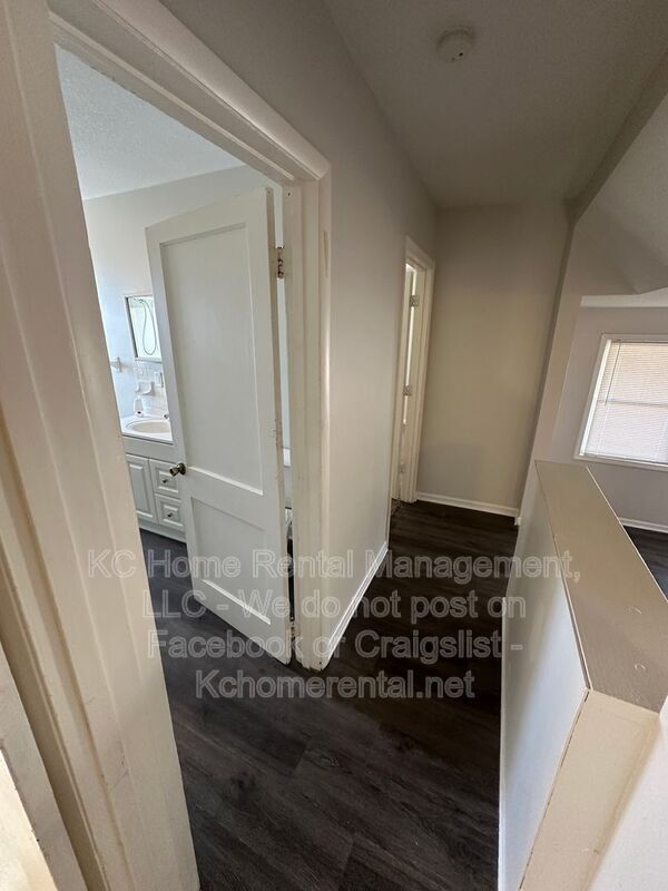 Building Photo - 1114 E Myrtle St