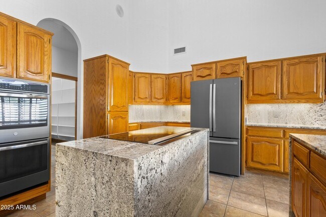 Building Photo - 322 E Gary Cir