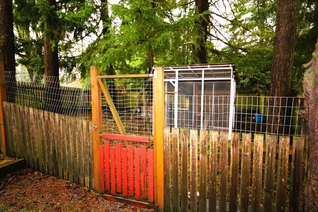 Building Photo - Beautifully Renovated Home in the Heart of Normandy Park