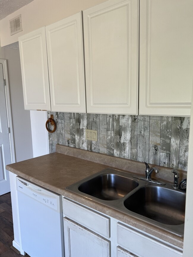 Building Photo - 12797 OH-39