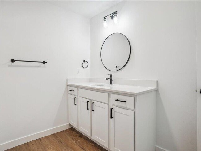 Building Photo - 808 Windam Dr