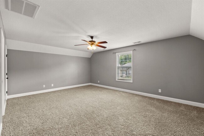 Building Photo - Coming Soon - Large home in the Heart of F...