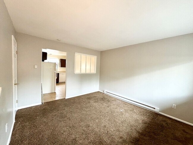 Building Photo - 6021 Yarrow St