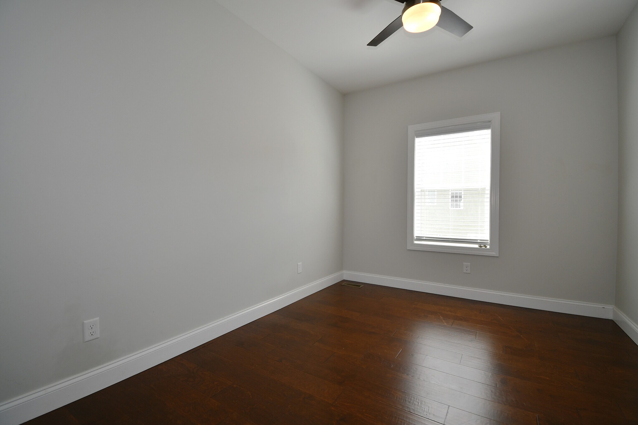 Building Photo - 212 Park Pl