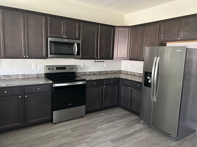 Building Photo - 3 bedroom 2 bath home