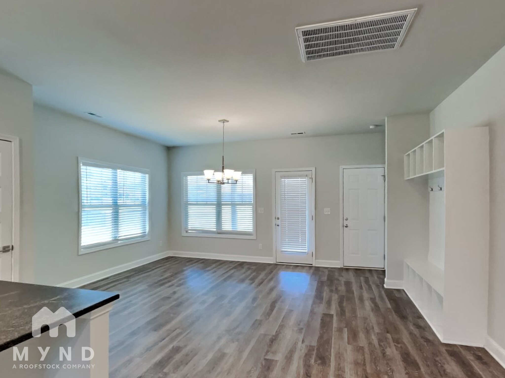 Building Photo - 112 Sartain St