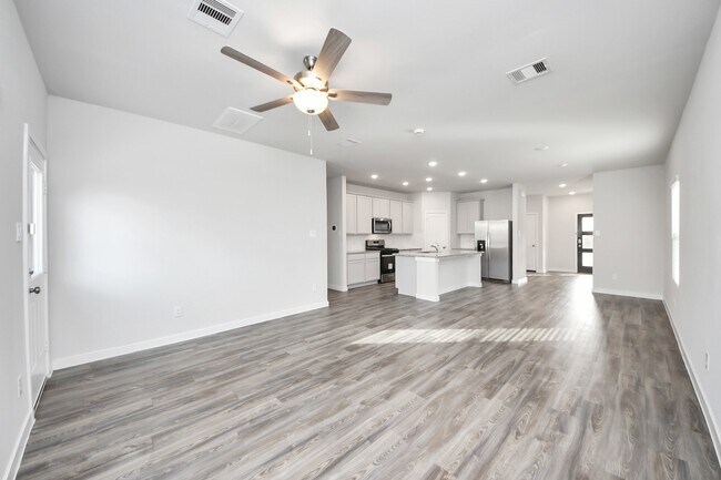 Building Photo - 5819 Blue Grama Dr