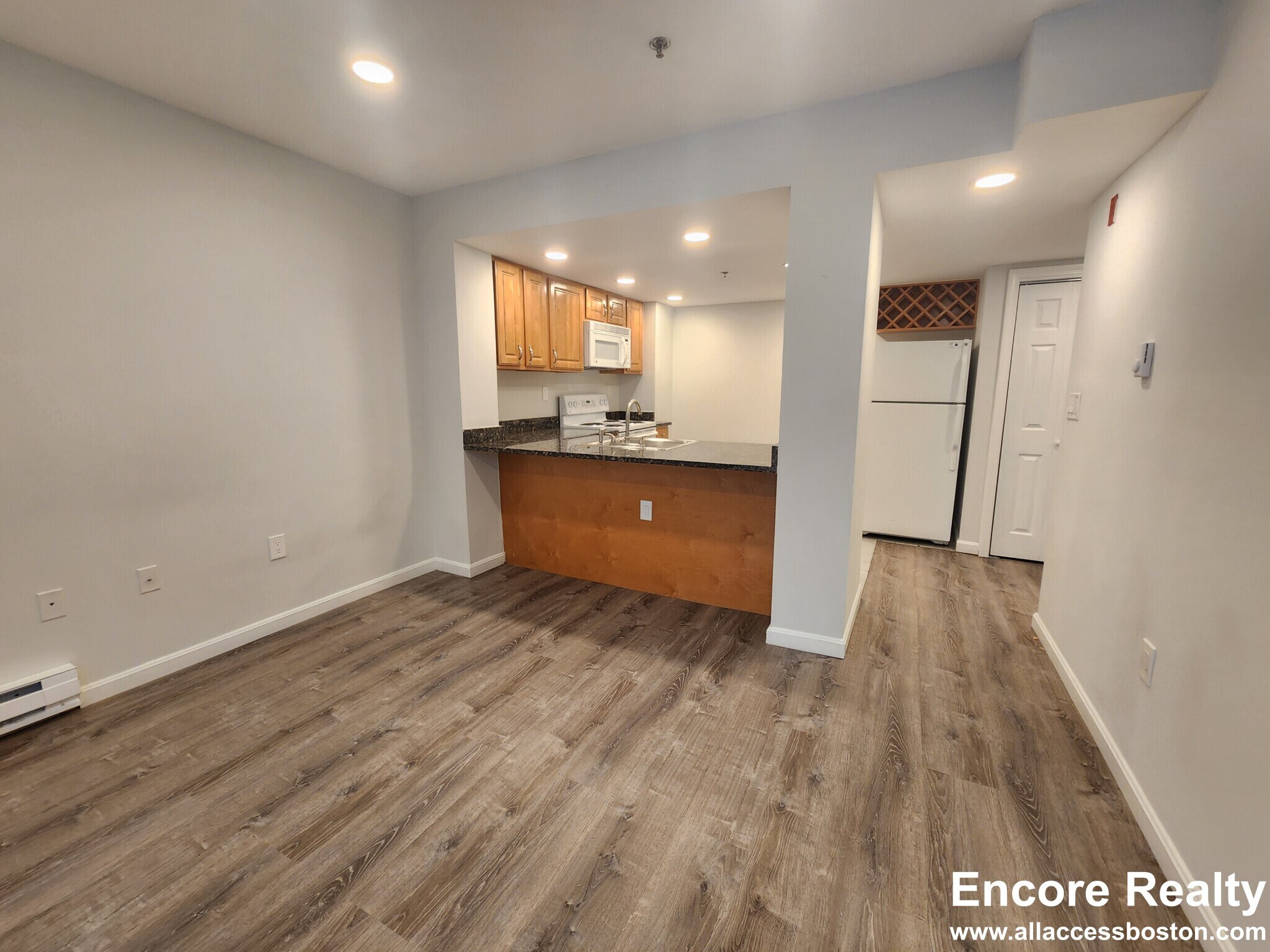 Building Photo - 24 Queensberry St