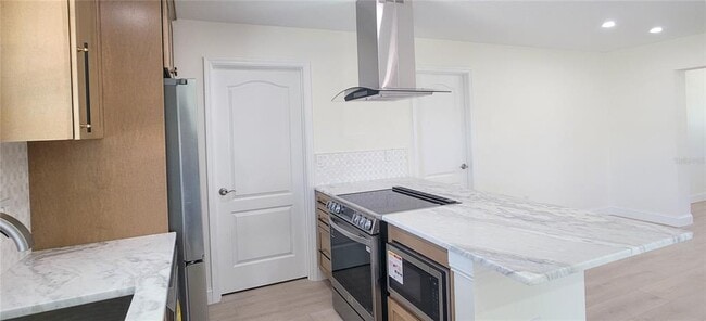 Building Photo - 4018 29th Ave W