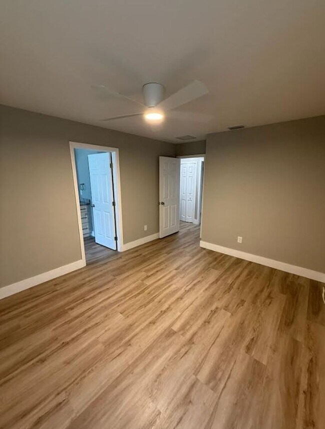 Building Photo - 3 Bedroom 2 Bath 2 Car garage pool home fo...