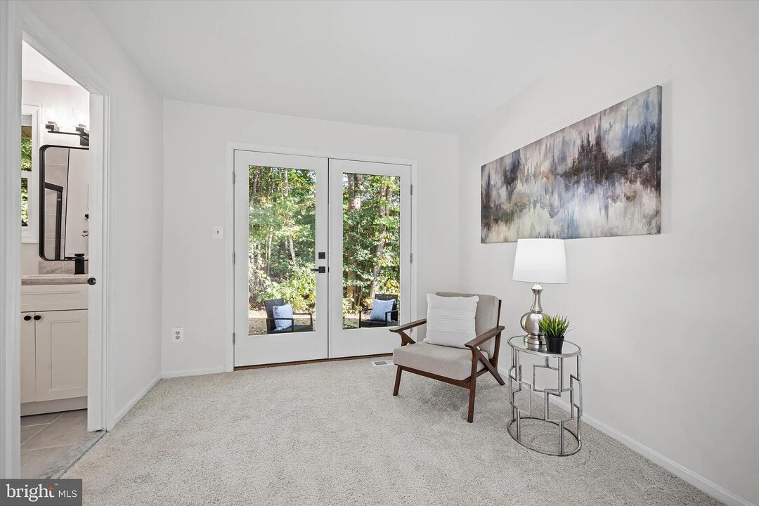 Building Photo - 10116 Dundalk St