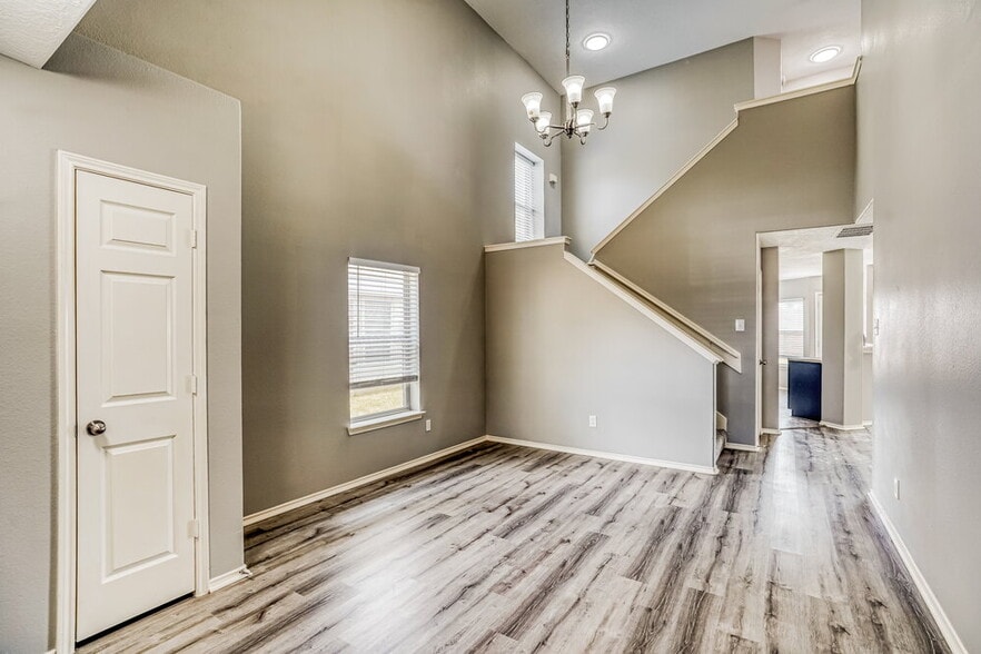Building Photo - 7318 Cypress Pr Dr