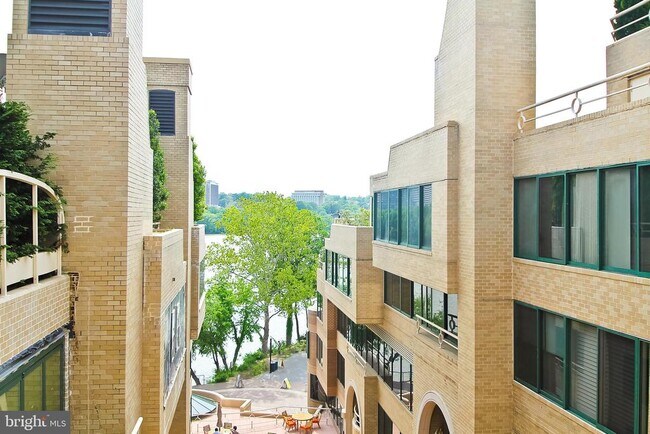 Building Photo - 3030 Water St NW