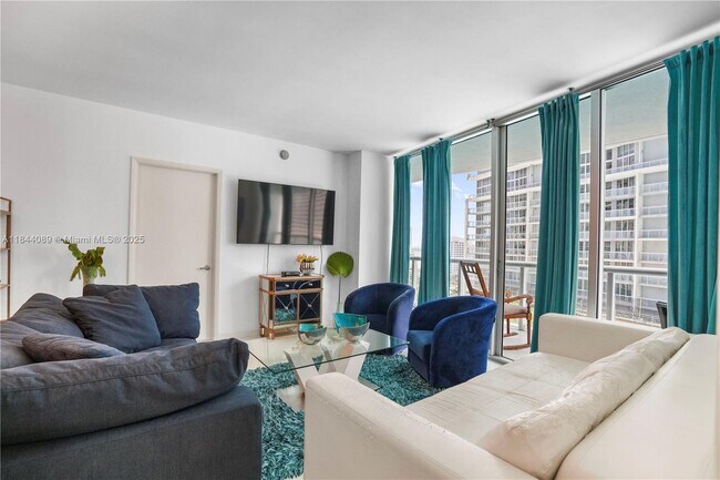 Building Photo - 475 Brickell Ave