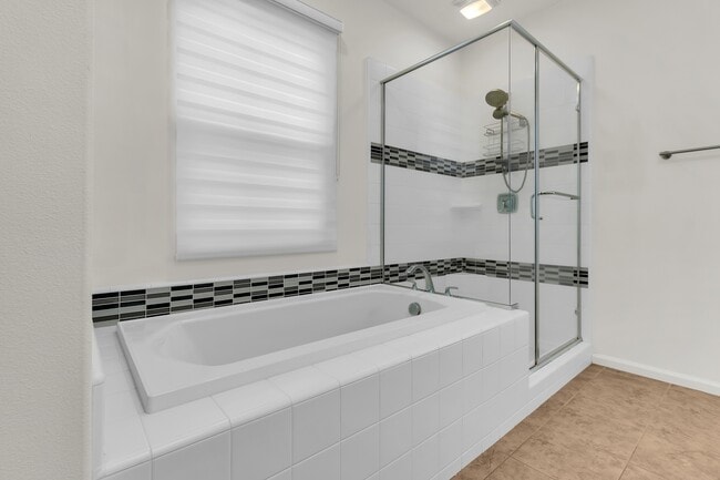 Building Photo - 72 Tulip