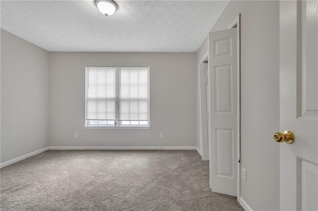 Building Photo - 7955 Trinity Park Dr