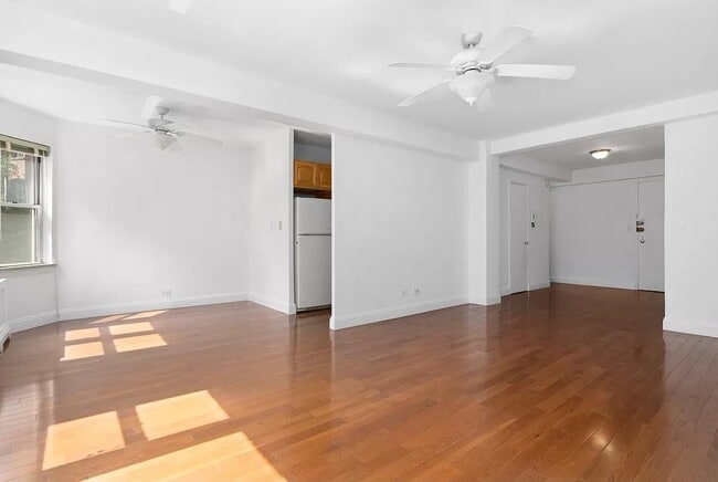 Primary Photo - 135 Willow St