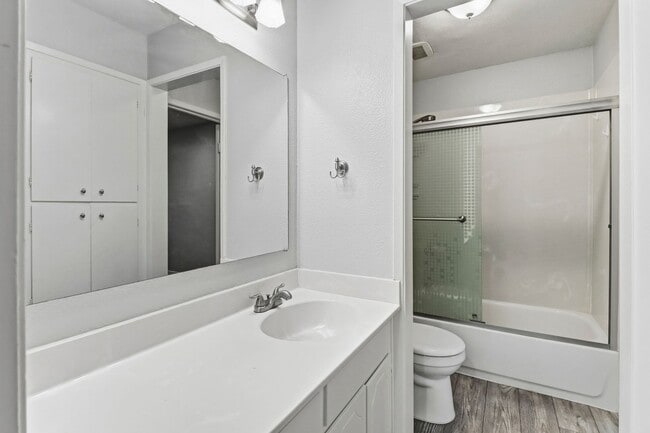 Building Photo - North Davis Condo-Available