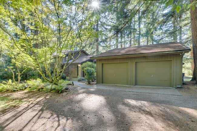 Primary Photo - Mid Century Charming Bothell Retreat on 10...
