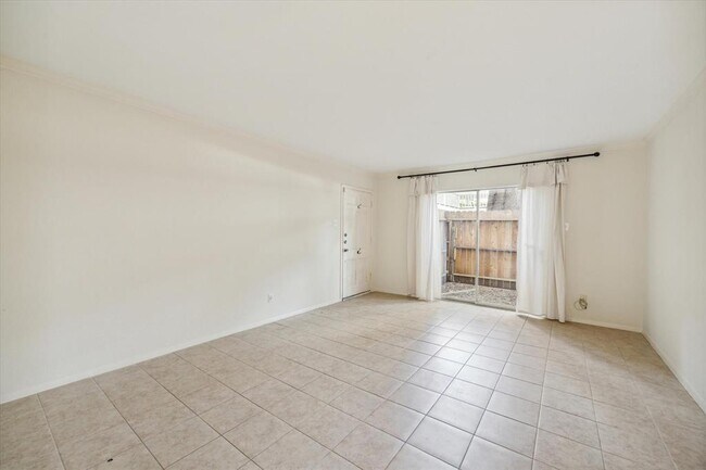 Building Photo - 4040 San Felipe St